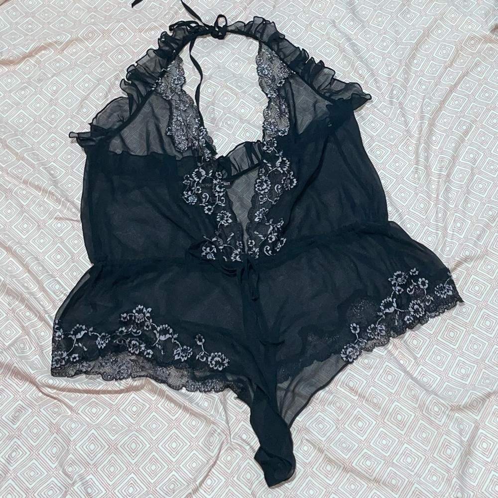Sheer, Deep V Lingerie - Picture 4 of 5